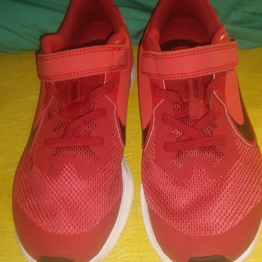 Nike downshifter shoes size 3